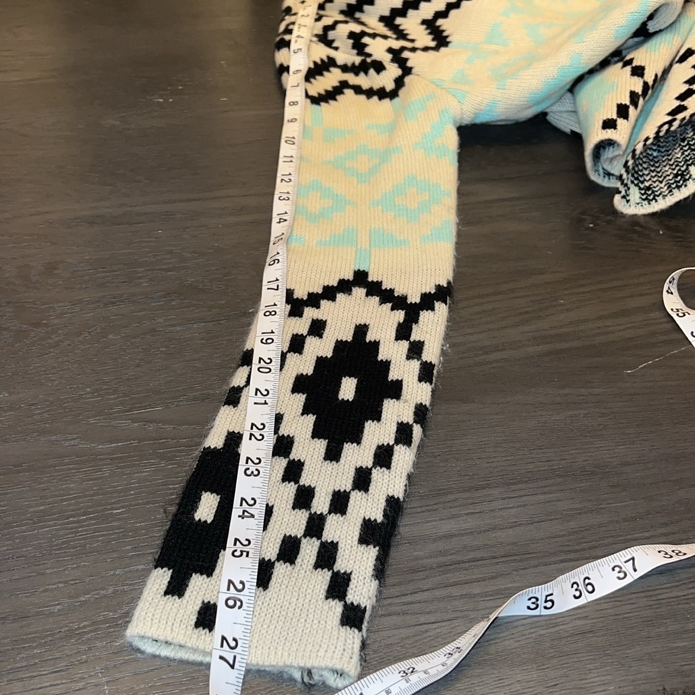 Medium Kate Collection Cardigan - Picture 6 of 7